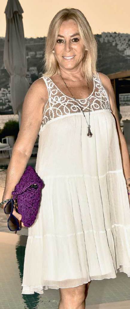 Manzara eşiliğinde sergi açılışı