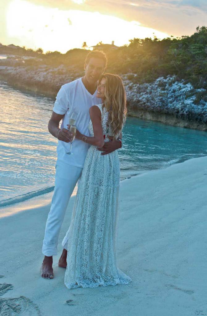 "Mikonos'ta teklif etti Miami'de evlendik"