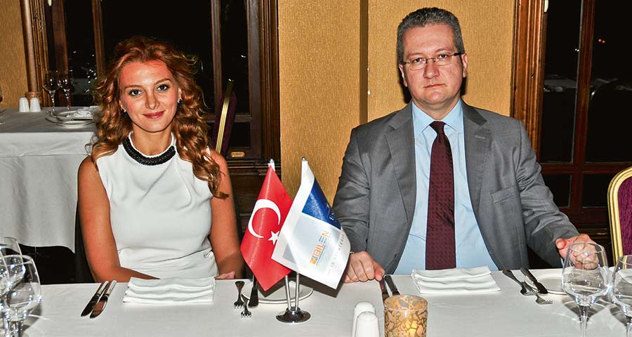 Kadın pilot onuruna özel davet verdiler