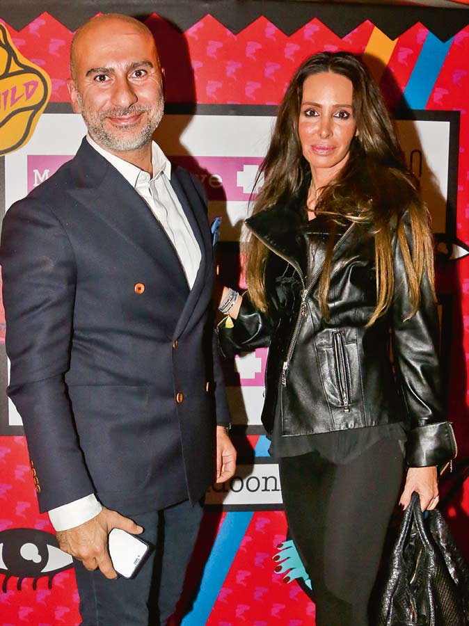 Kapsül koleksiyona renkli tanıtım daveti