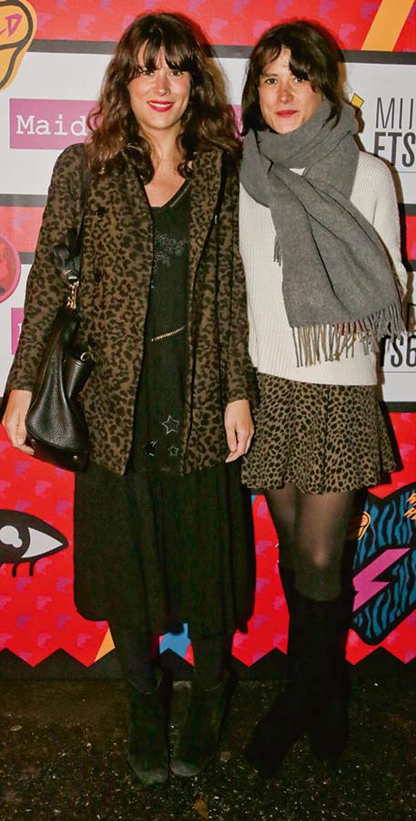 Kapsül koleksiyona renkli tanıtım daveti