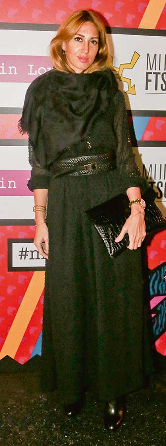 Kapsül koleksiyona renkli tanıtım daveti