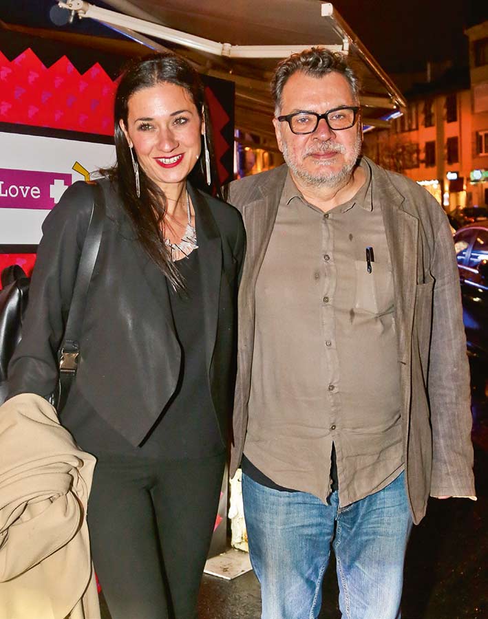 Kapsül koleksiyona renkli tanıtım daveti