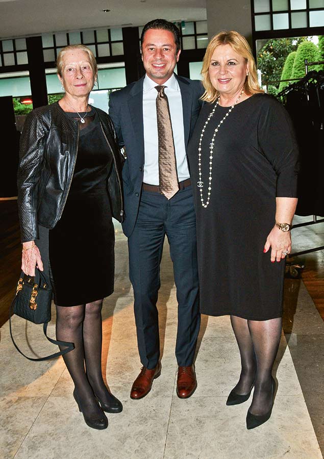 'black Dress' önce elitlere tanıtıldı