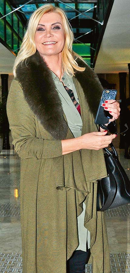 'black Dress' önce elitlere tanıtıldı