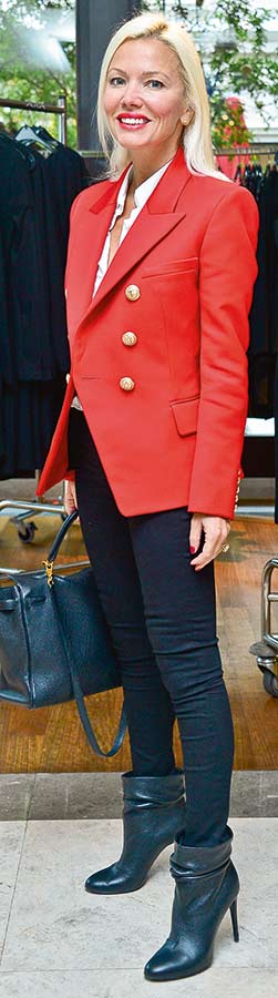 'black Dress' önce elitlere tanıtıldı