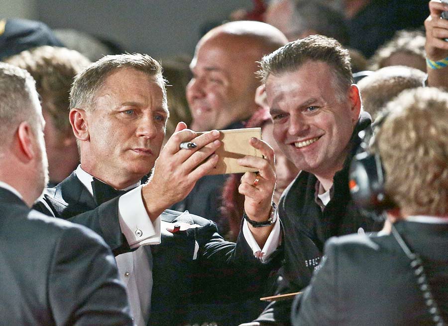 James Bond için görkemli gala 
