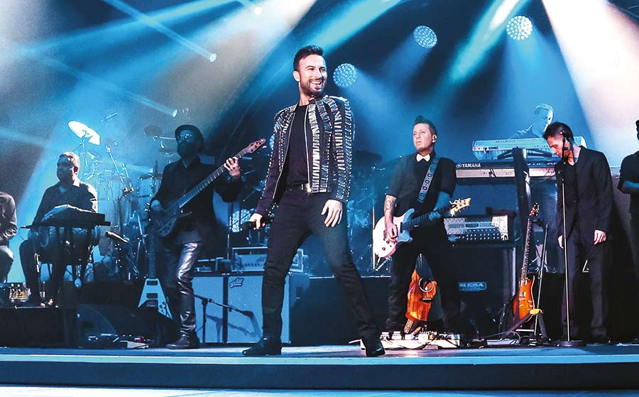 Tarkan Monako'da yine muhteşem bir konser verdi 