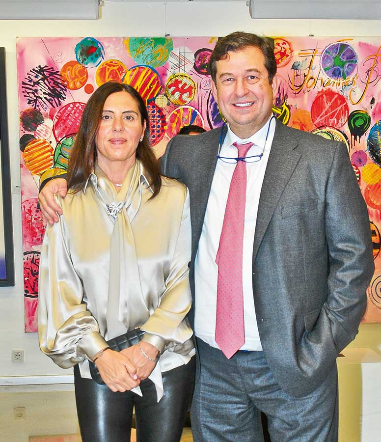 Müzayede sergisine büyük ilgi 