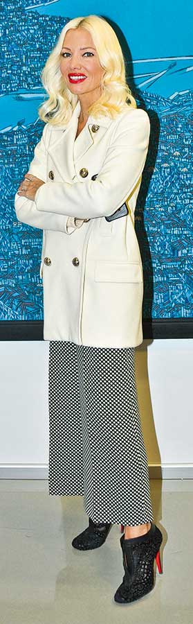 Müzayede sergisine büyük ilgi 