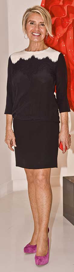 Resim ile heykeller bir arada sergileniyor