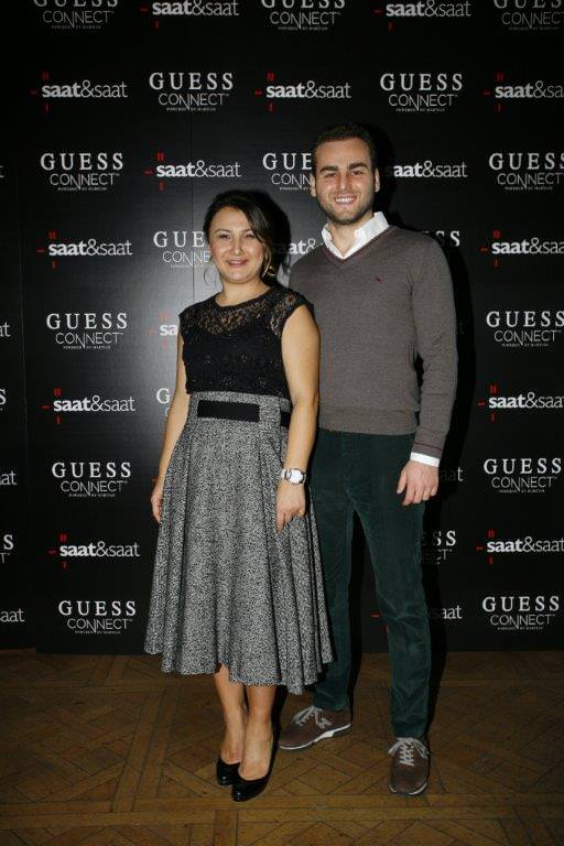 Guess'den akıllı saat  