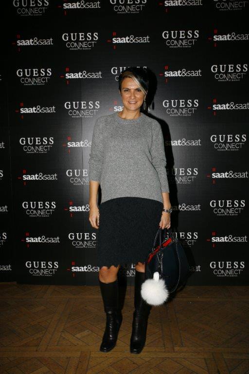 Guess'den akıllı saat  