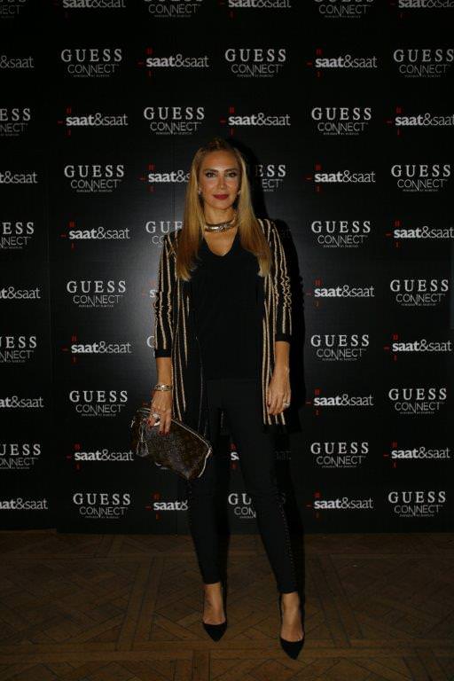 Guess'den akıllı saat  