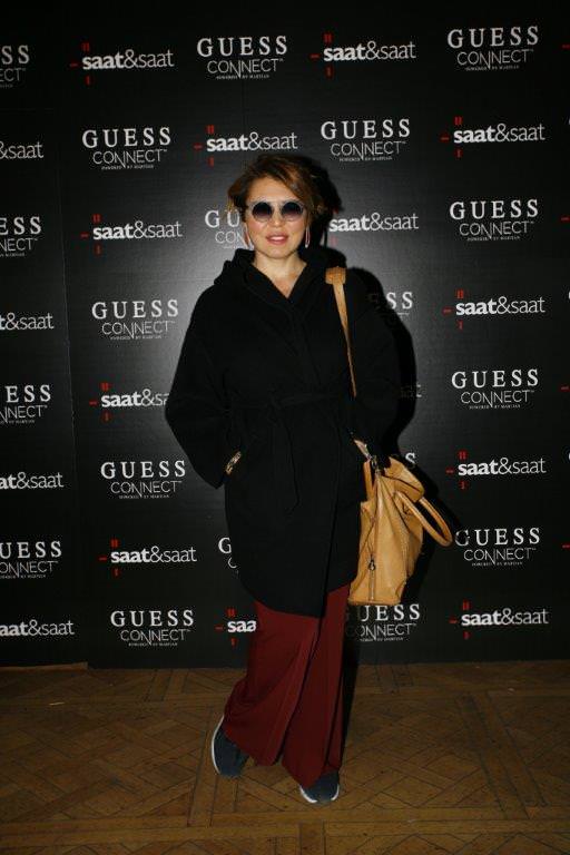 Guess'den akıllı saat  