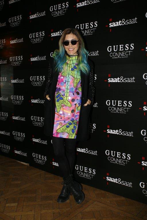 Guess'den akıllı saat  