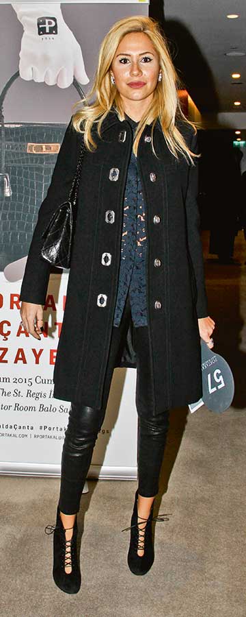 İlk çanta müzayedesine büyük ilgi 