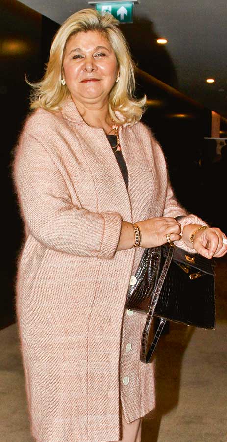 İlk çanta müzayedesine büyük ilgi 