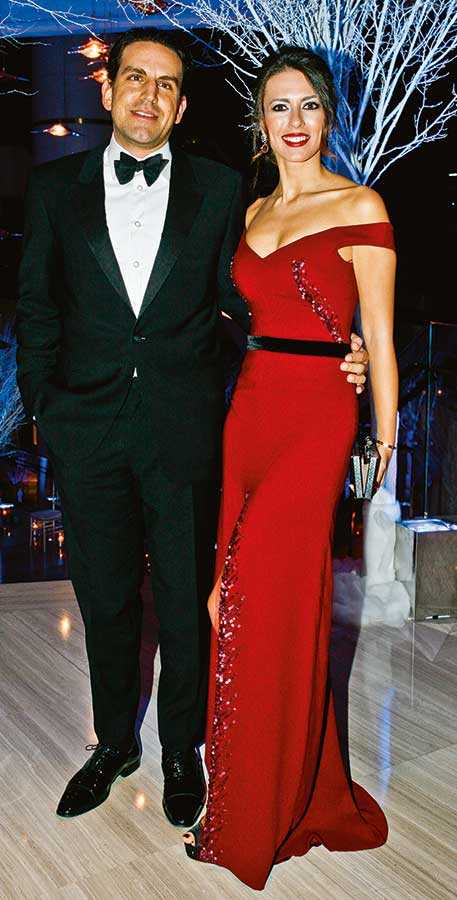 Masal gibi düğüne 500 davetli katıldı