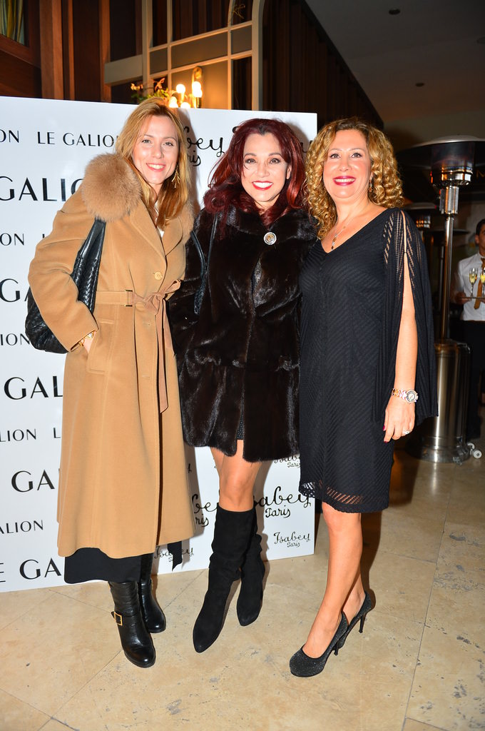 Ünlüler iki yeni parfümle tanıştı