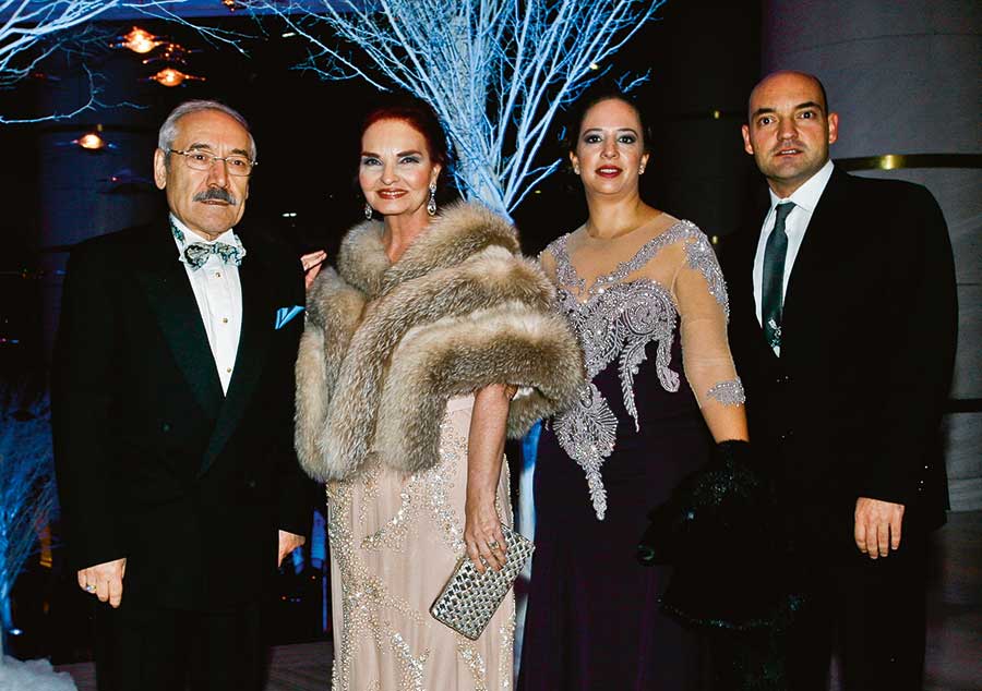 Masal gibi düğüne 500 davetli katıldı