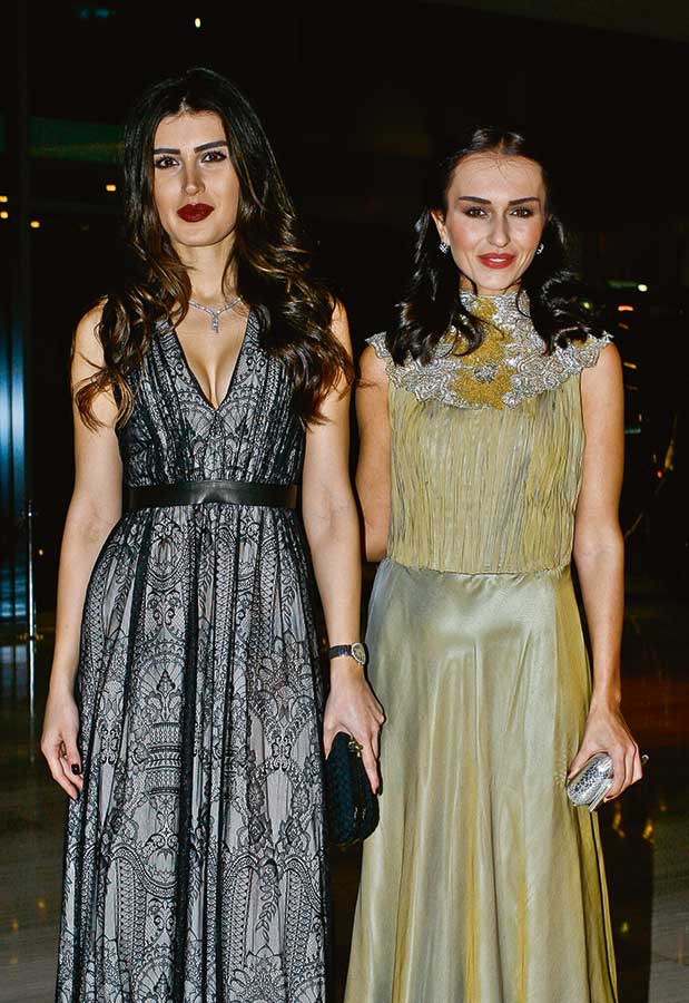 Masal gibi düğüne 500 davetli katıldı