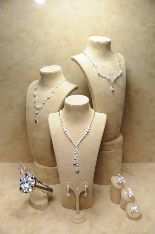 Milyon dolarlık gitar eşliğinde söylediler