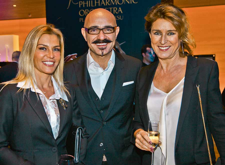 20. yılını muhteşem bir konserle kutladı 