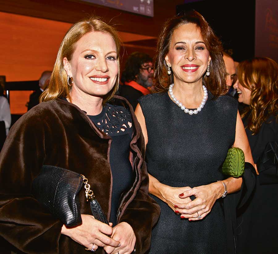 20. yılını muhteşem bir konserle kutladı 