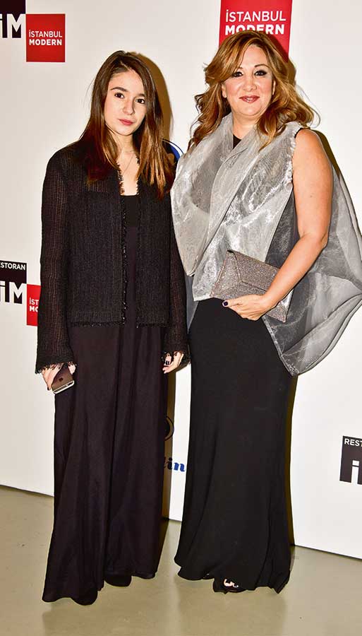 'Gala Modern'de şıklık ve yardım yarışı yaşandı