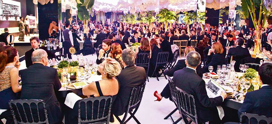 'Gala Modern'de şıklık ve yardım yarışı yaşandı