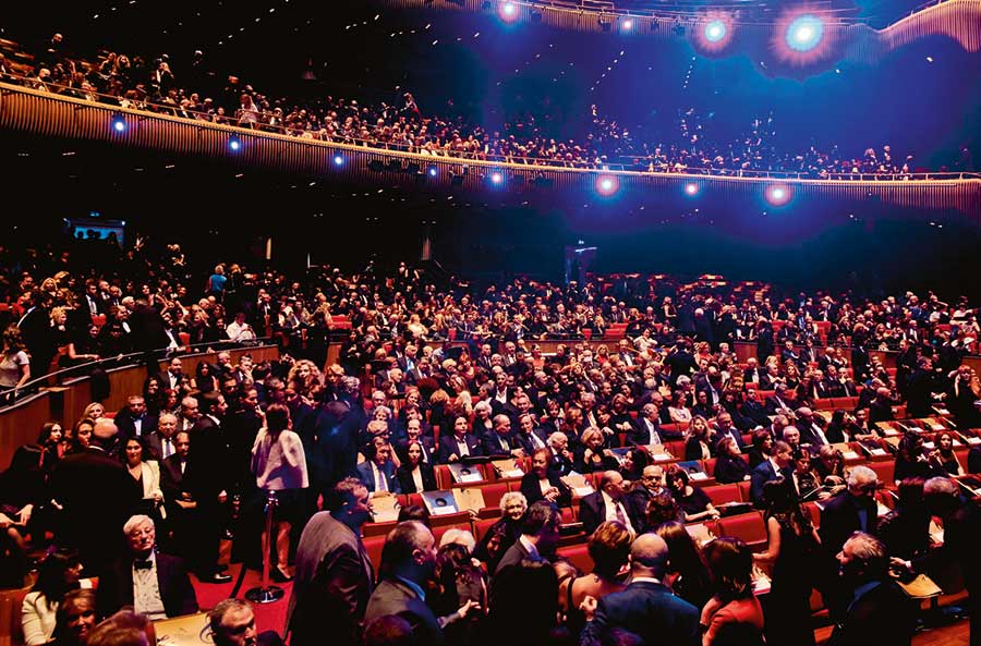 20. yılını muhteşem bir konserle kutladı 