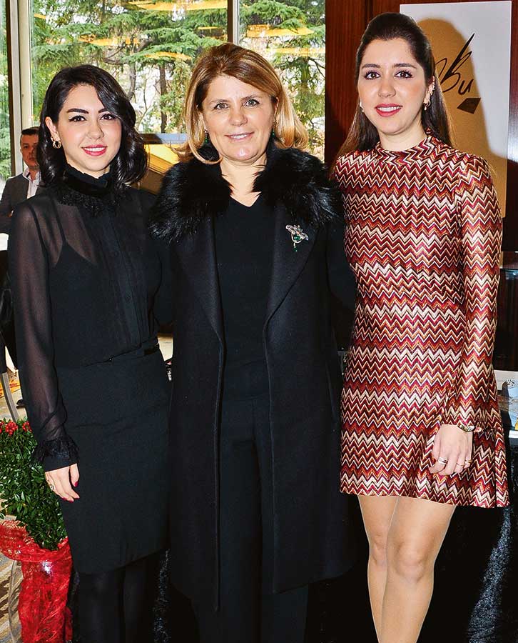 Çocuklar yararına yılbaşı kermesi 