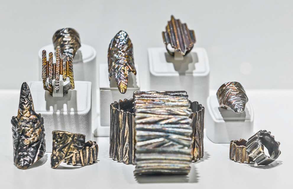 Yeni mağazası ve yeni yıl için davet verdi