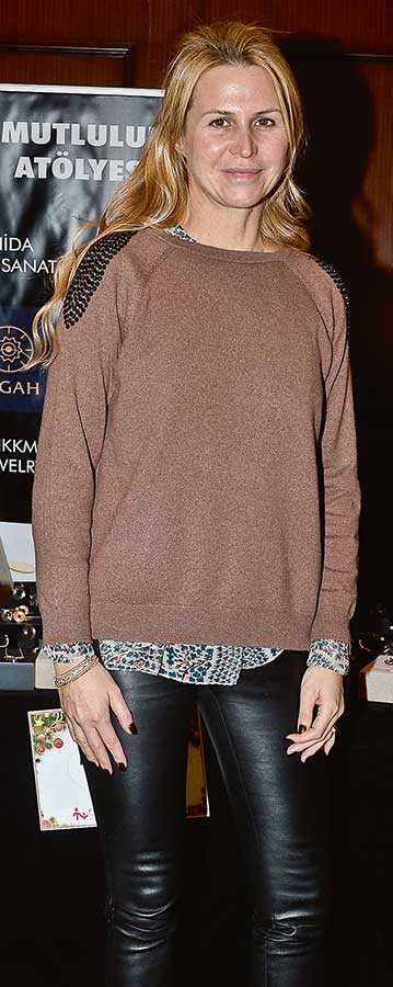 Çocuklar yararına yılbaşı kermesi 