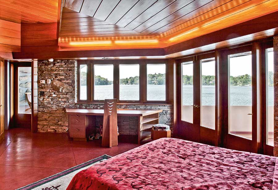 Brad Pitt ve Angelina Jolie'nin aşk adası 