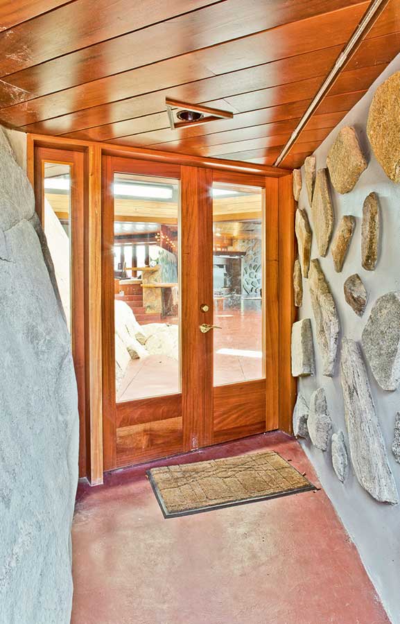 Brad Pitt ve Angelina Jolie'nin aşk adası 