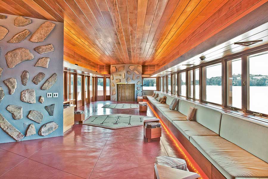 Brad Pitt ve Angelina Jolie'nin aşk adası 