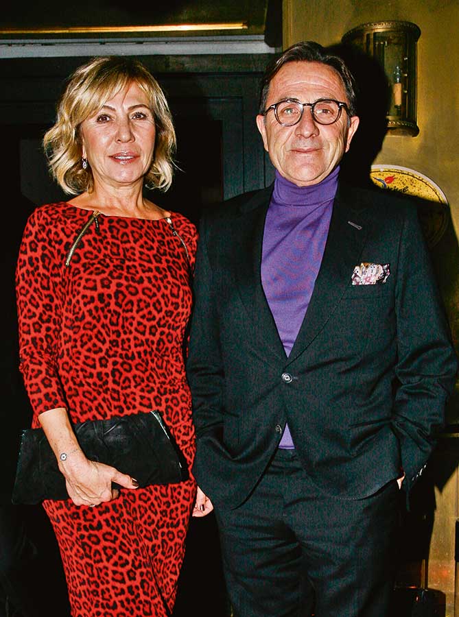 Müdavimleri ile 40. yaşını kutladı