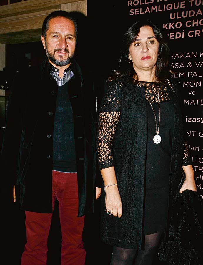 Müdavimleri ile 40. yaşını kutladı