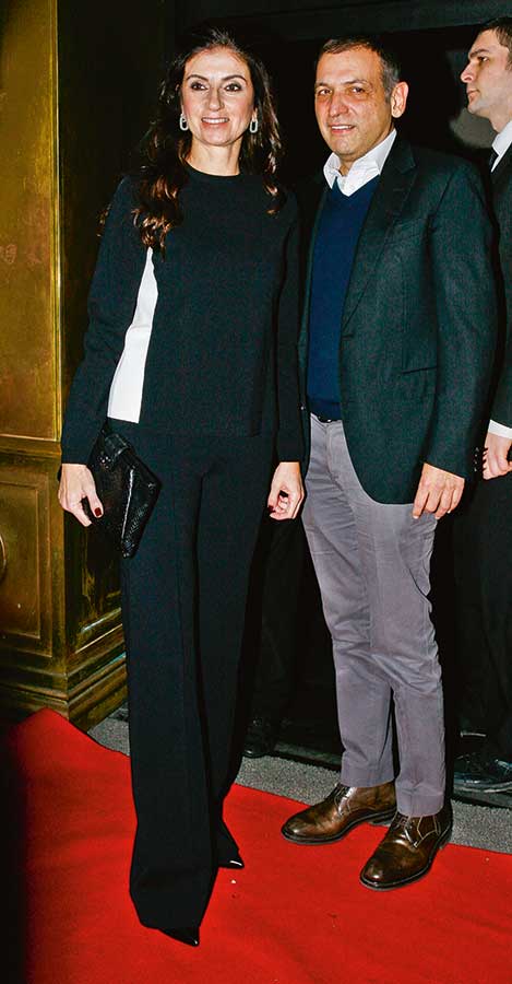 Müdavimleri ile 40. yaşını kutladı