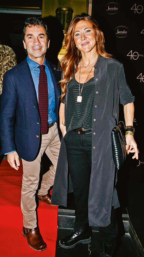 Müdavimleri ile 40. yaşını kutladı