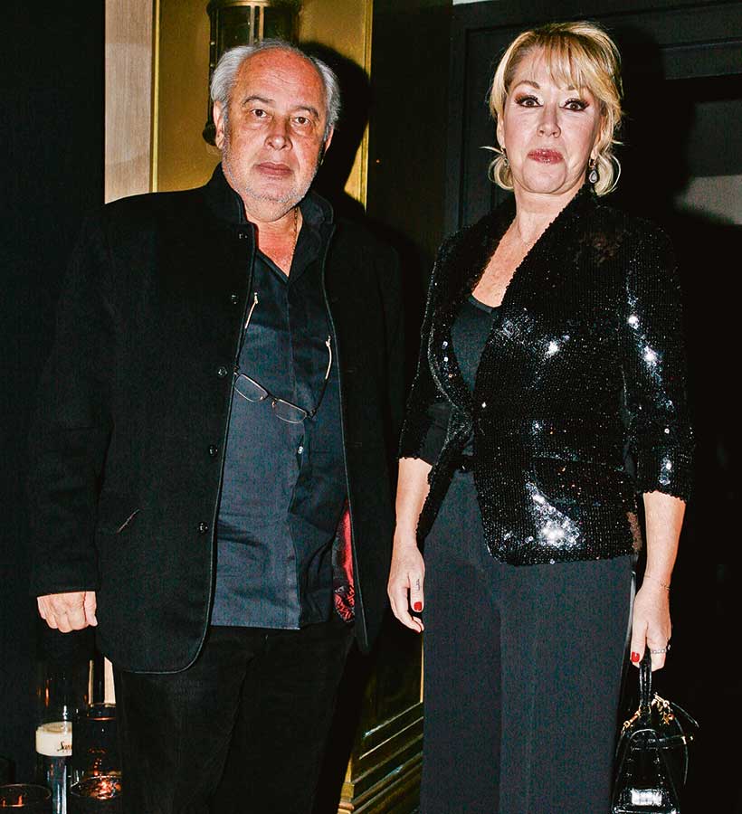 Müdavimleri ile 40. yaşını kutladı