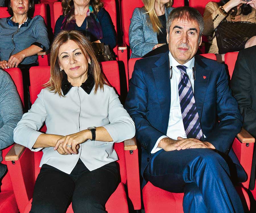 Üniversitede popüler kültürü konuştular