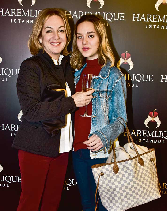 8. kuruluş yıldönümünü kutladılar 