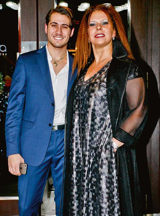 Doğum günlerini birlikte kutladılar