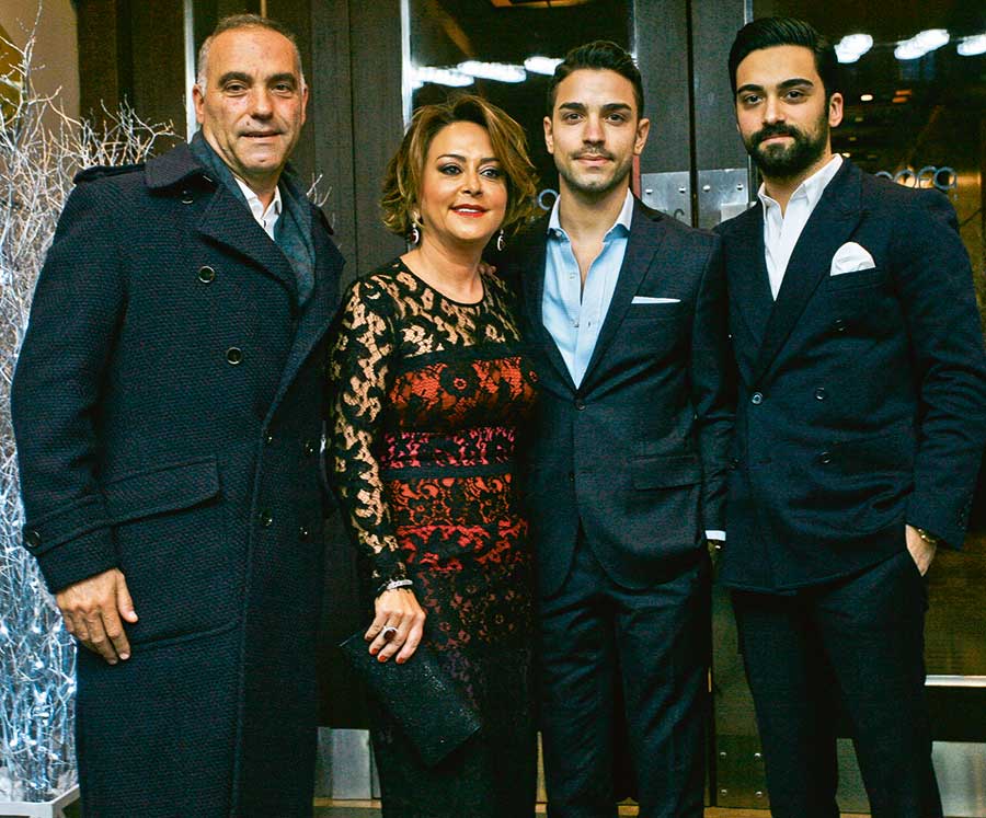 Doğum günlerini birlikte kutladılar