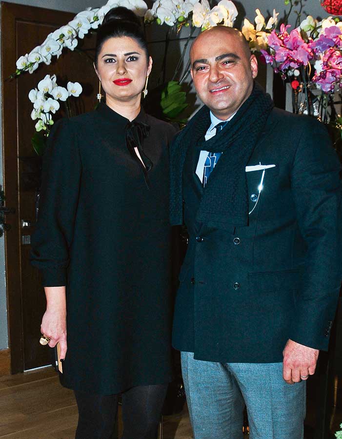 Yeni yıla çiçeklerle 'Merhaba' dediler