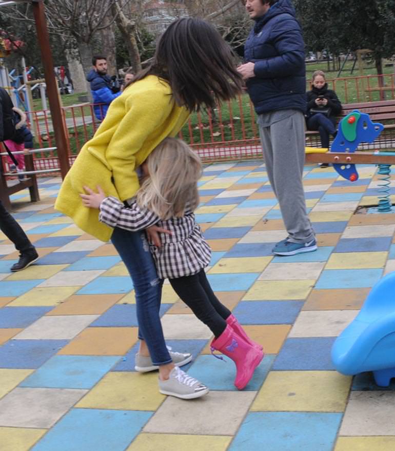 Yasemin Özilhan çocuklar gibi 