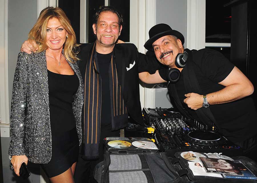 Boğaz'daki partiyle yeni yıla girdiler 